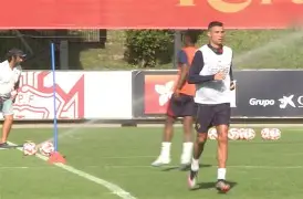 爱游戏账号注册-c罗获得2016年欧洲杯葡萄牙举行庆祝仪式