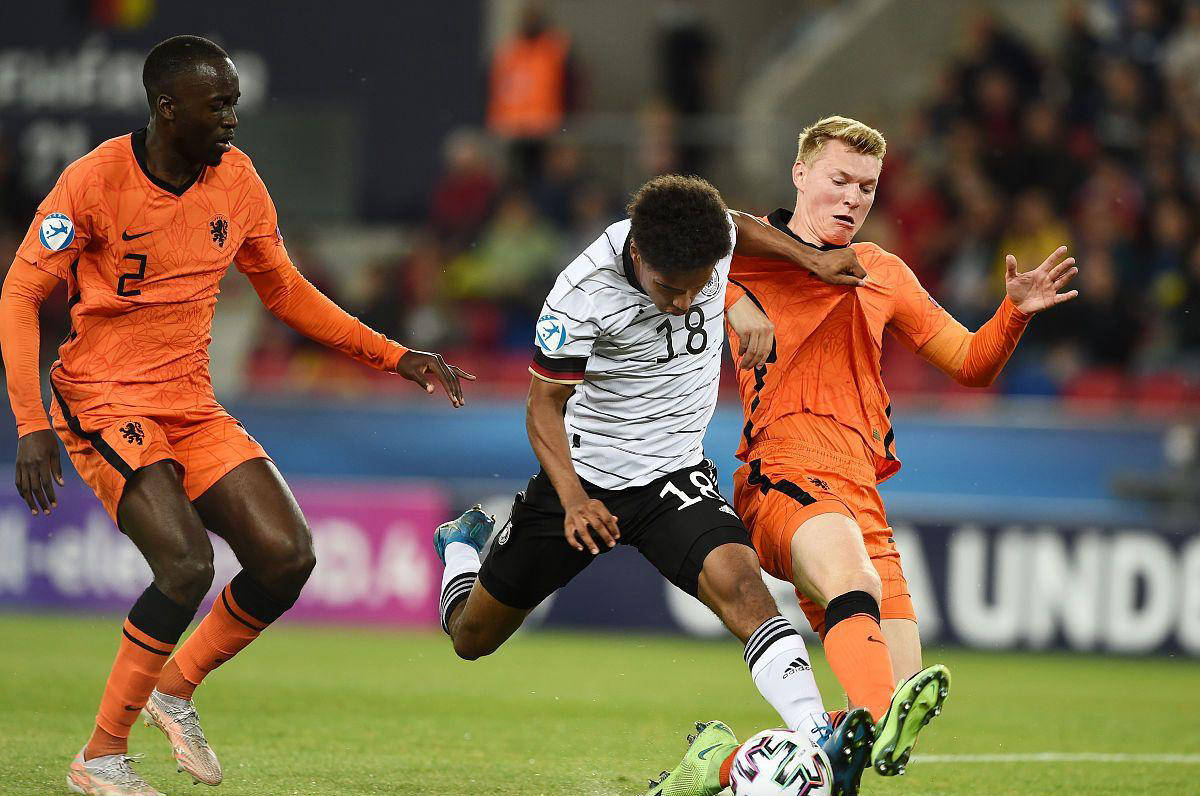 爱游戏账号注册-包含刚刚！多伦多猛龙冲刺阶段远射贴柱国际比赛日费耶诺德门线救险，转会期埃因霍温备战德甲的词条